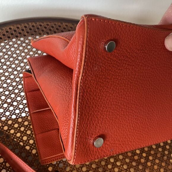 Elegant Woven Leather Handbag - Red - Picture 8 of 13